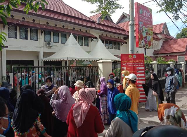 Ada Pangan Murah di Halaman Kantor Dinas Ketahanan Pangan Sulsel, Bawang Merah Hanya Rp12 Ribu per Kilogram